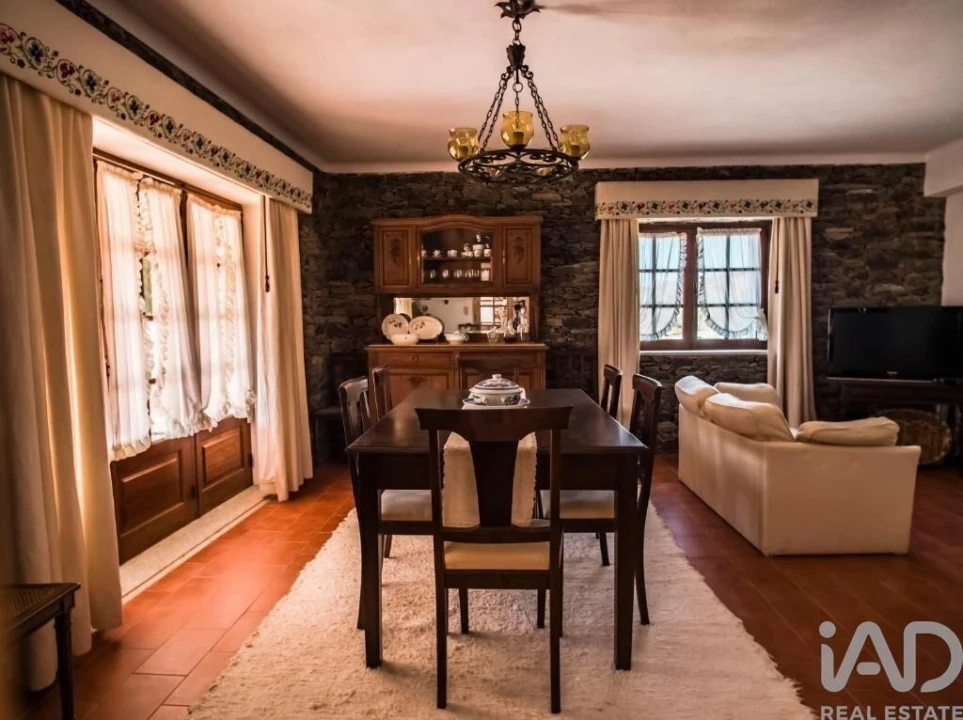 Moradia T4 para Venda em Meirinhos Foto 19