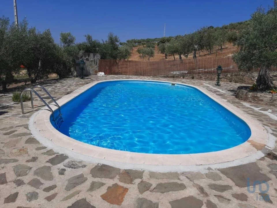 Moradia T4 para Venda em Meirinhos Foto 5