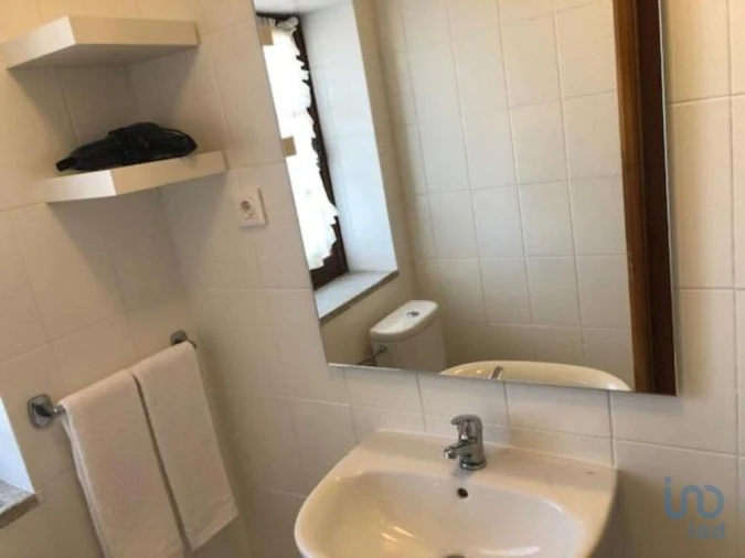 Moradia T4 para Venda em Meirinhos Foto 12