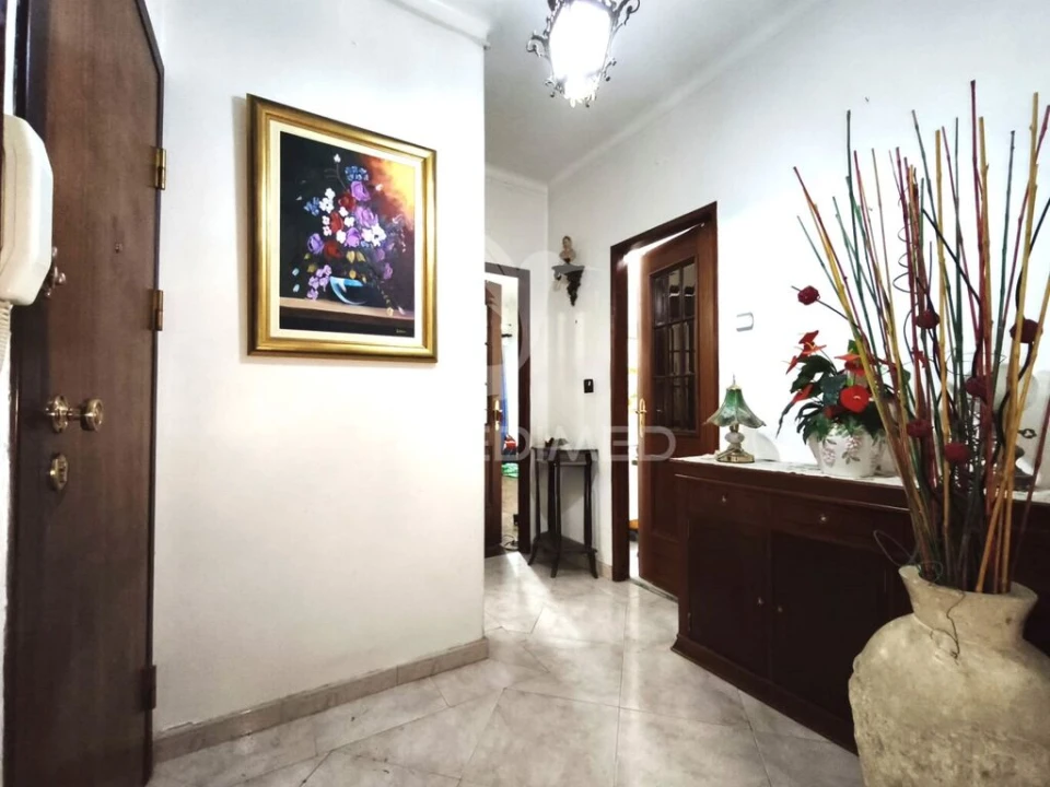 Apartamento T2 para Venda em Alfragide Foto 8