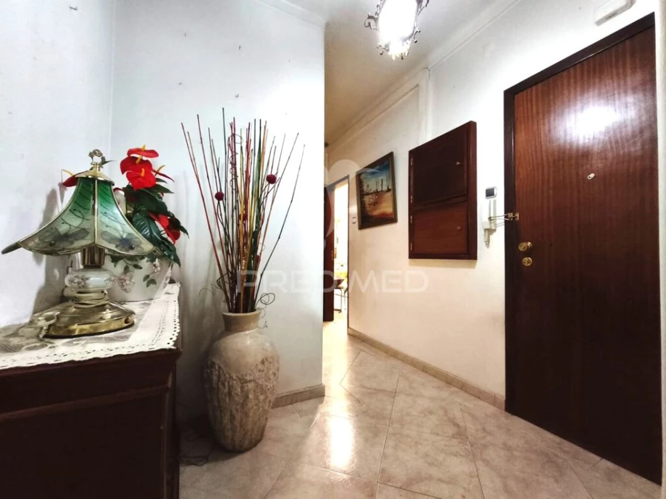 Apartamento T2 para Venda em Alfragide Foto 7