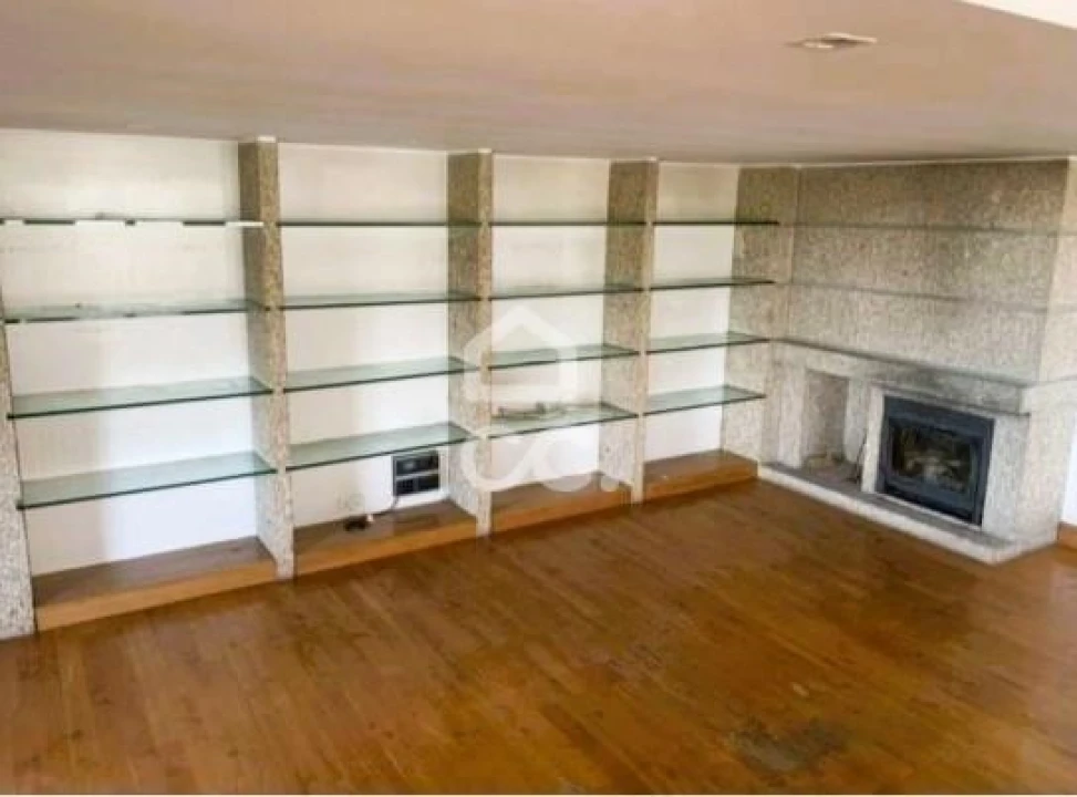 Moradia T4 para Venda em Azurem Foto 18