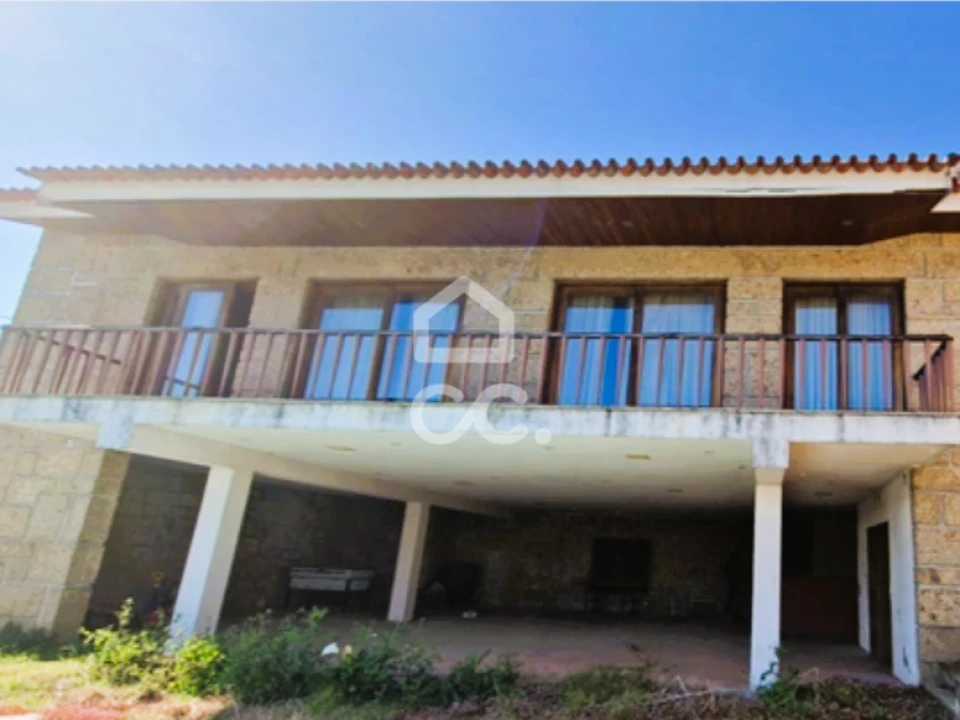 Moradia T4 para Venda em Azurem Foto 5