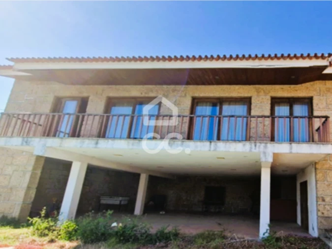 Moradia T4 para Venda em Azurem Foto 5