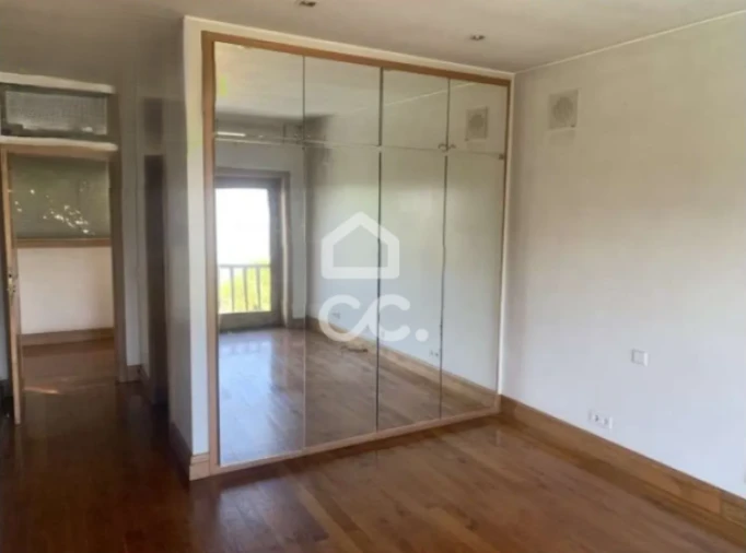 Moradia T4 para Venda em Azurem Foto 15