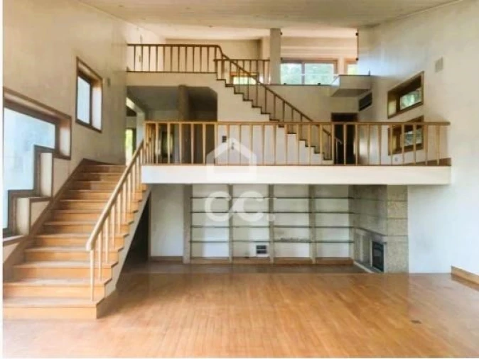 Moradia T4 para Venda em Azurem Foto 9