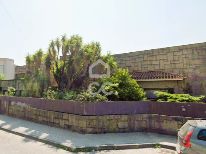 Moradia T4 para Venda em Azurem Foto 3