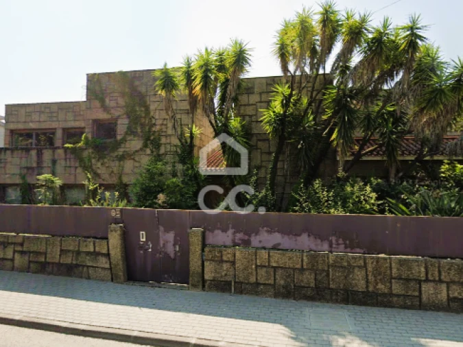 Moradia T4 para Venda em Azurem Foto 4