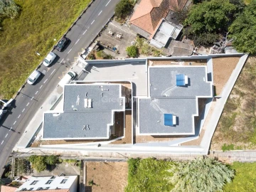 Moradia T3 para Venda em Santo Antonio