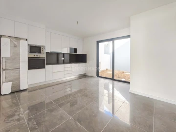 Moradia T3 para Venda em Santo Antonio
