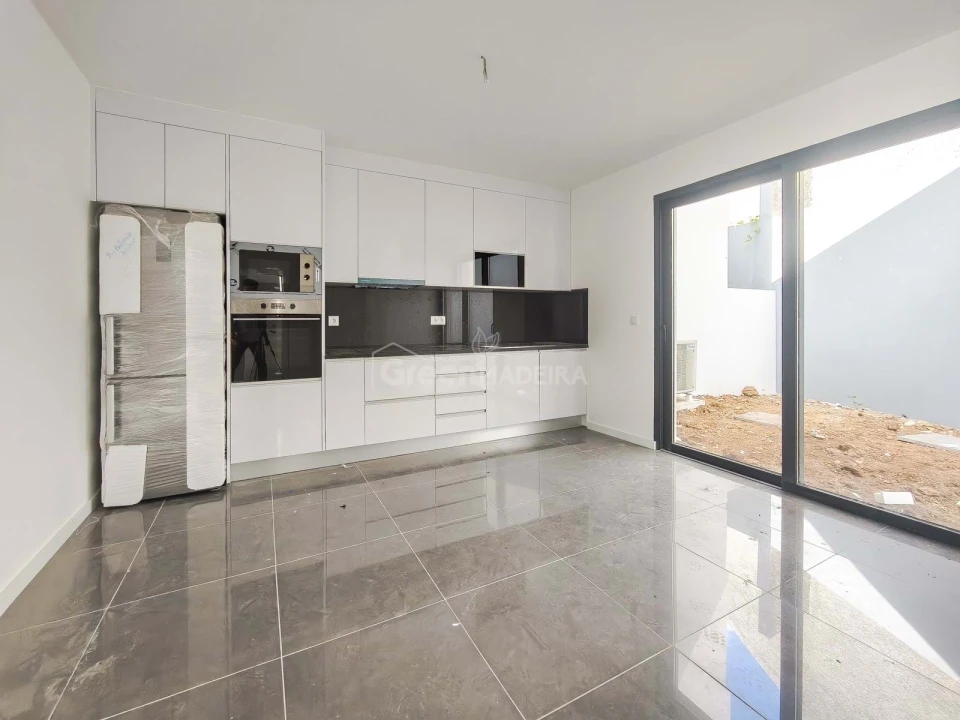 Moradia T3 para Venda em Santo Antonio Foto 14