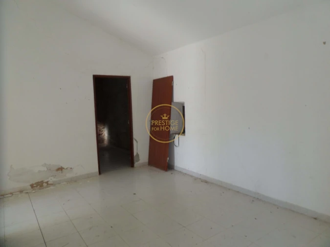 Moradia T2 para Venda em Salir Foto 8