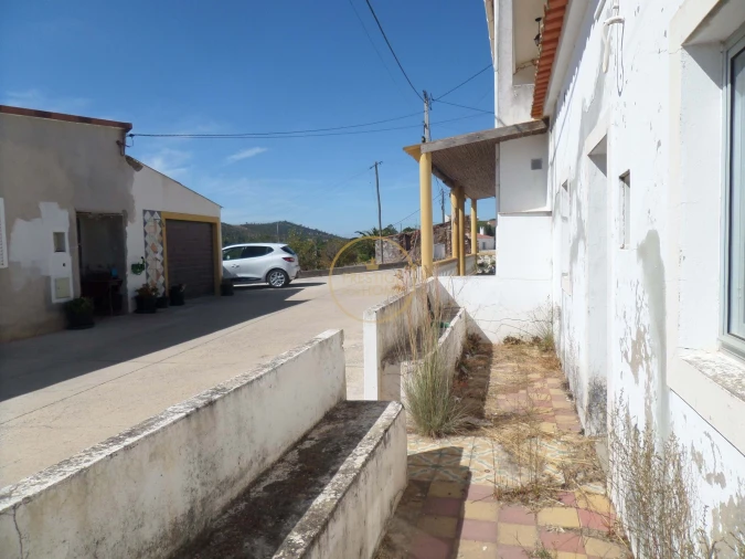 Moradia T2 para Venda em Salir Foto 17