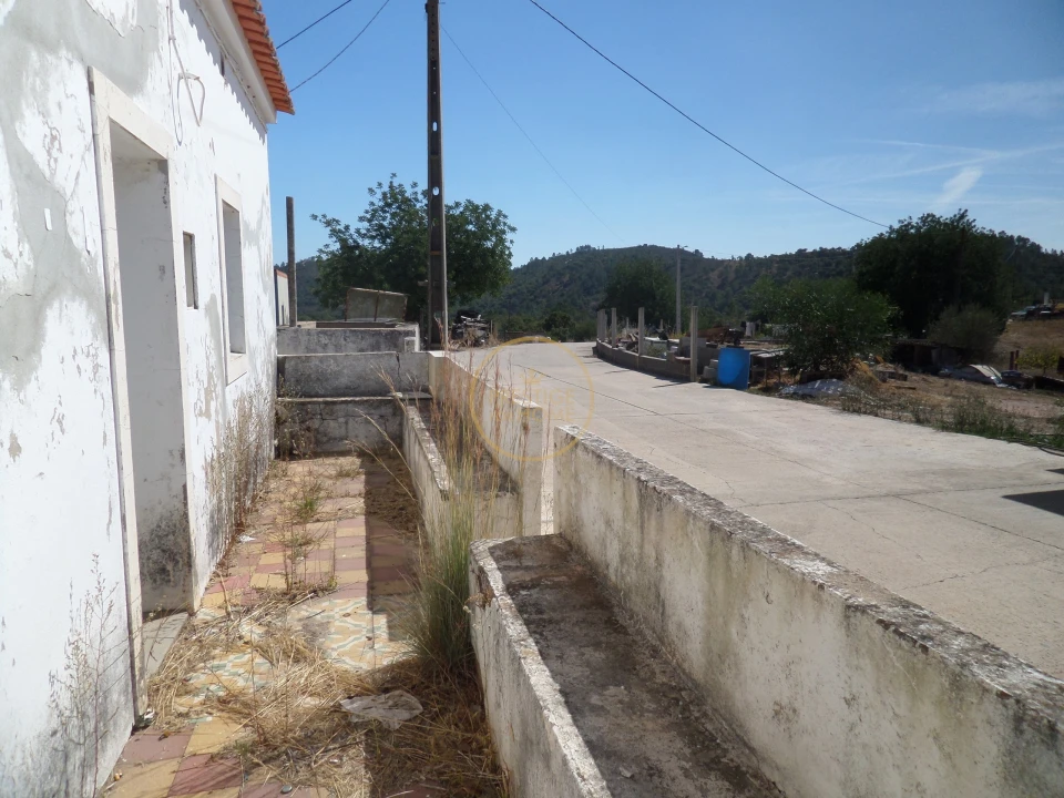 Moradia T2 para Venda em Salir Foto 11