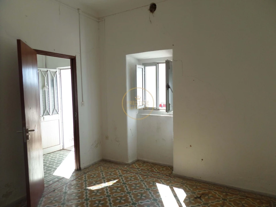 Moradia T2 para Venda em Salir Foto 5