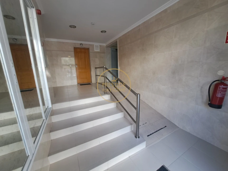 Apartamento T2 para Venda em Loule (São Clemente) Foto 4