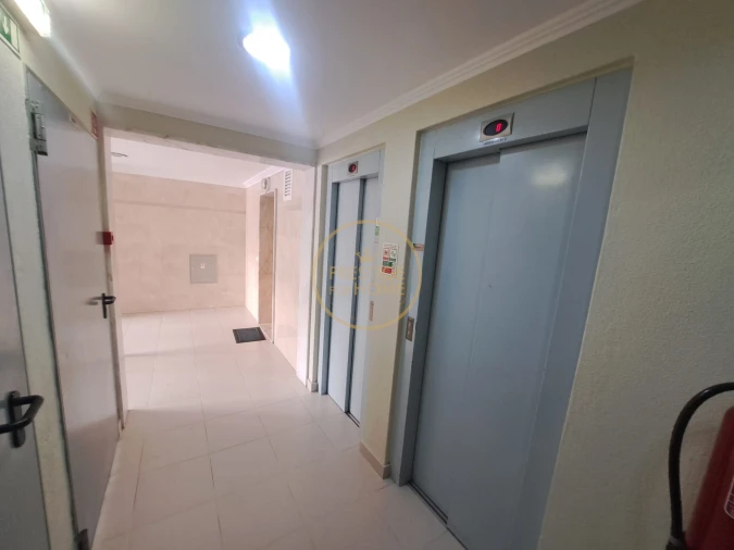 Apartamento T2 para Venda em Loule (São Clemente) Foto 3