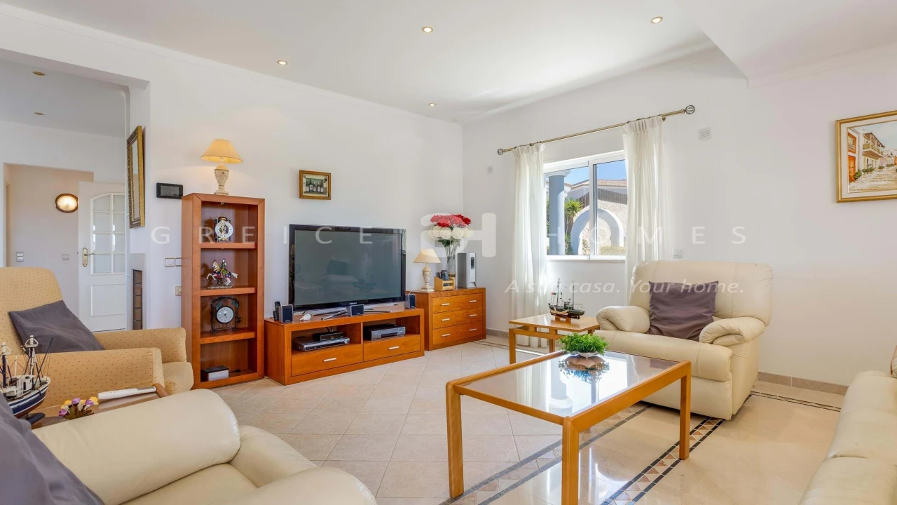 Moradia T4 para Arrendamento em Quarteira Foto 10