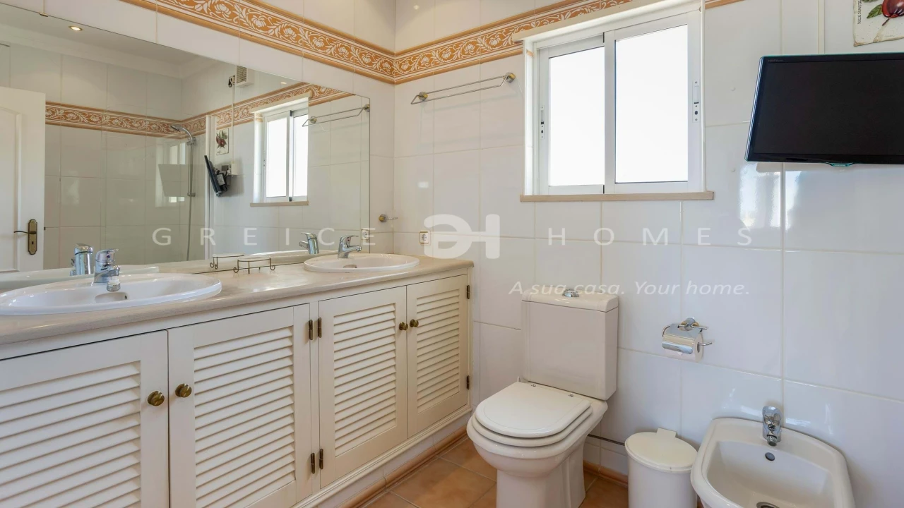 Moradia T4 para Arrendamento em Quarteira Foto 22