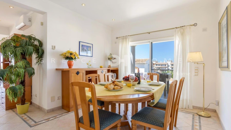 Moradia T4 para Arrendamento em Quarteira Foto 5