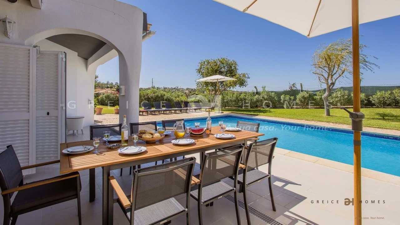 Moradia T4 para Arrendamento em Almancil Foto 32