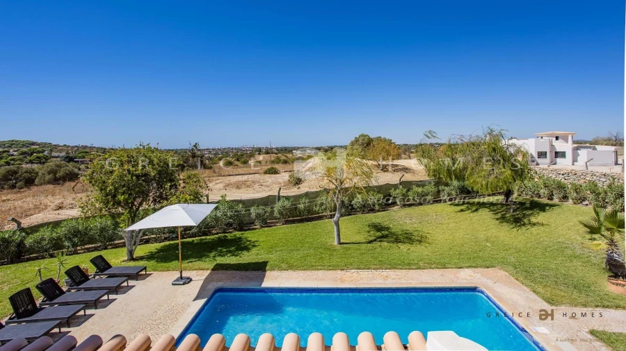 Moradia T4 para Arrendamento em Almancil Foto 30