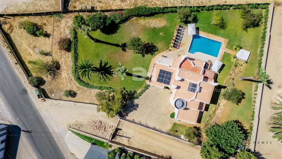 Moradia T4 para Arrendamento em Almancil Foto 41