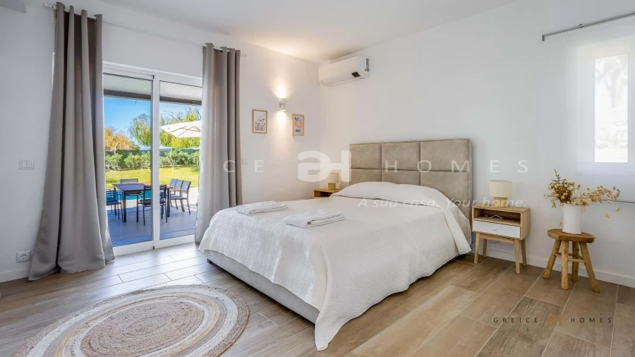 Moradia T4 para Arrendamento em Almancil Foto 9