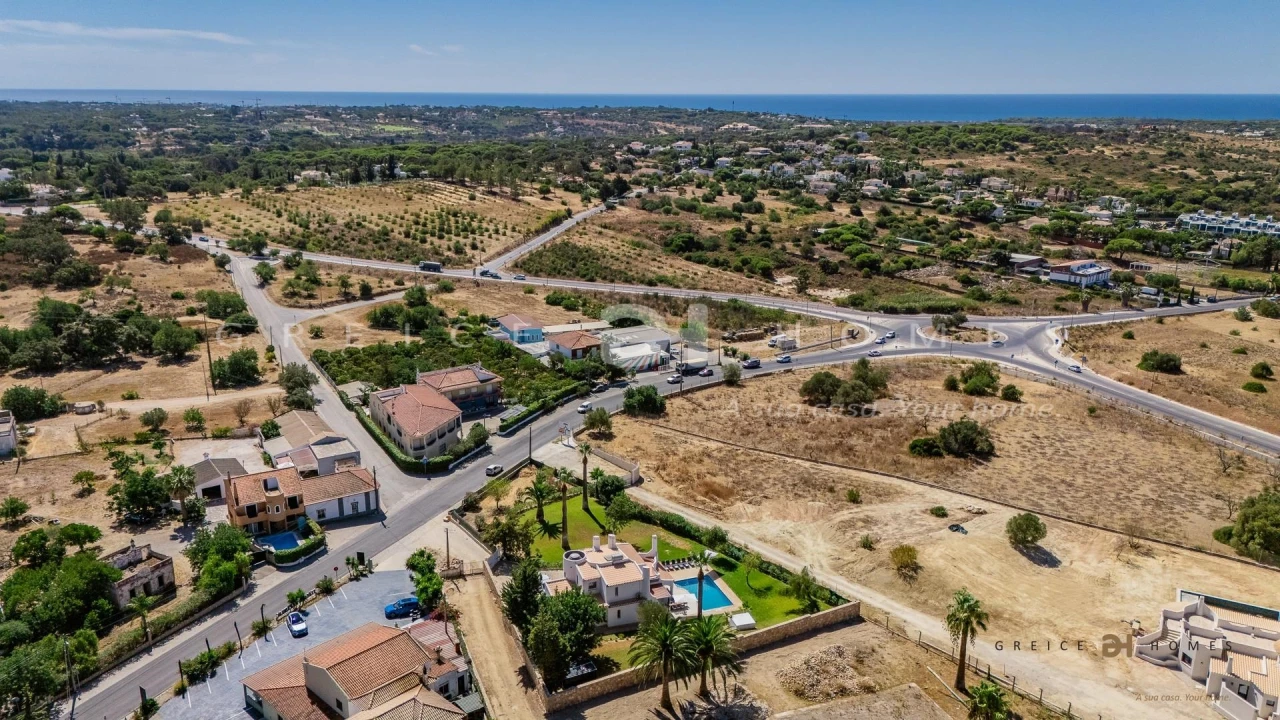 Moradia T4 para Arrendamento em Almancil Foto 39