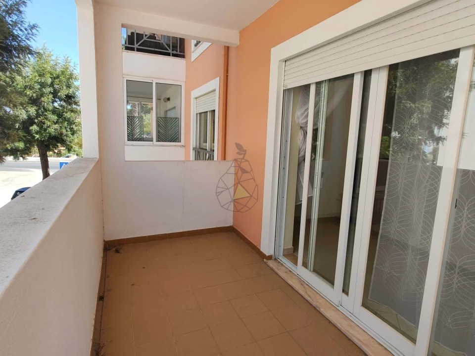 Apartamento T2 para Arrendamento em Armação de Pera Foto 8
