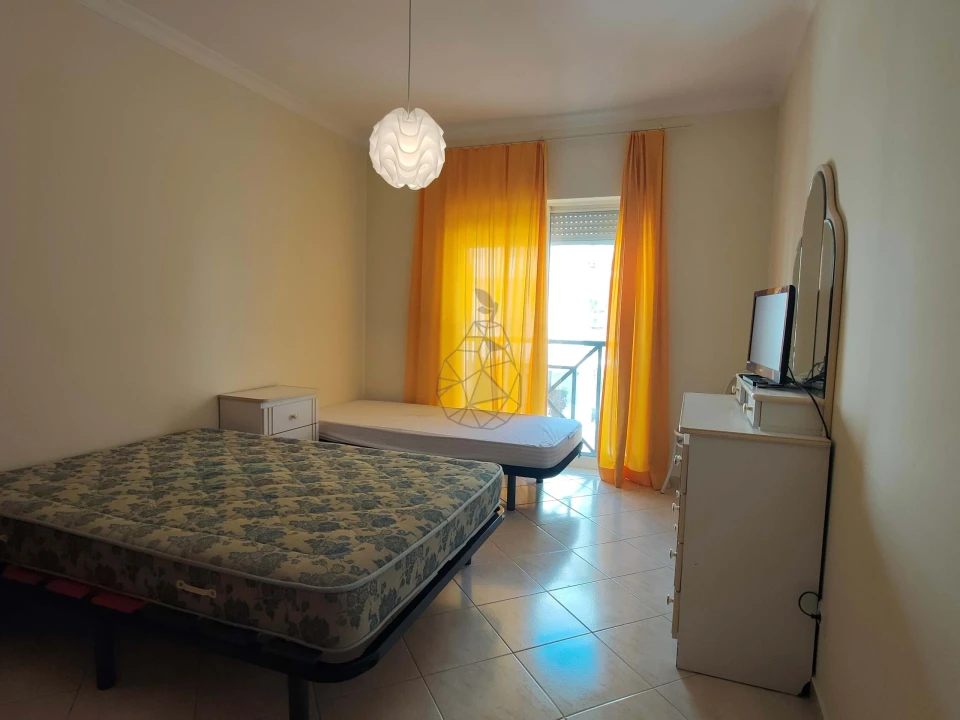 Apartamento T2 para Arrendamento em Armação de Pera Foto 15