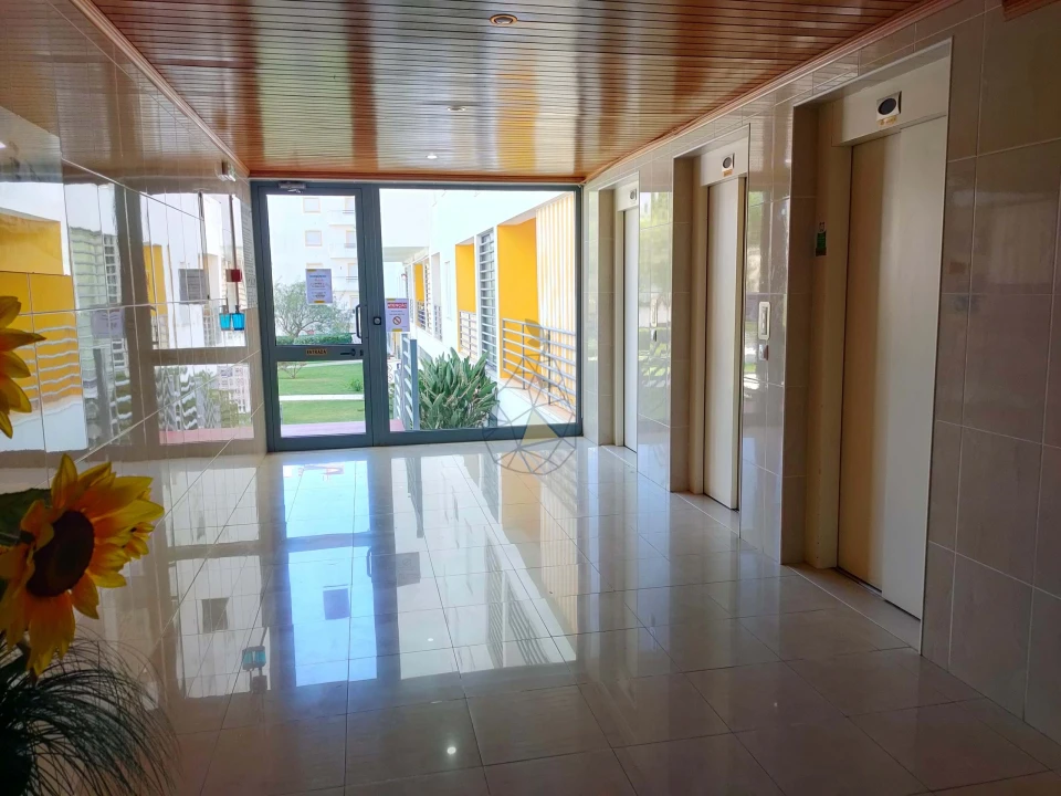 Apartamento T2 para Arrendamento em Armação de Pera Foto 26