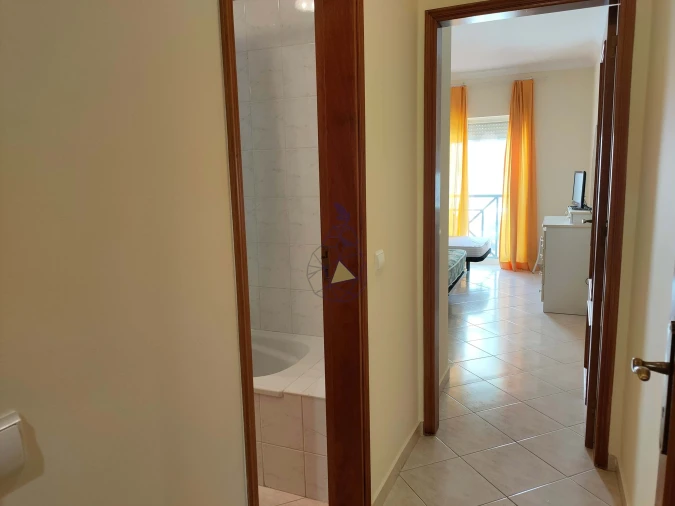 Apartamento T2 para Arrendamento em Armação de Pera Foto 16