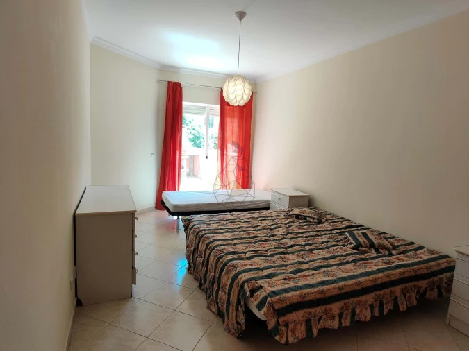 Apartamento T2 para Arrendamento em Armação de Pera Foto 21