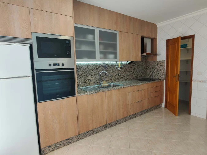 Apartamento T2 para Arrendamento em Armação de Pera Foto 9