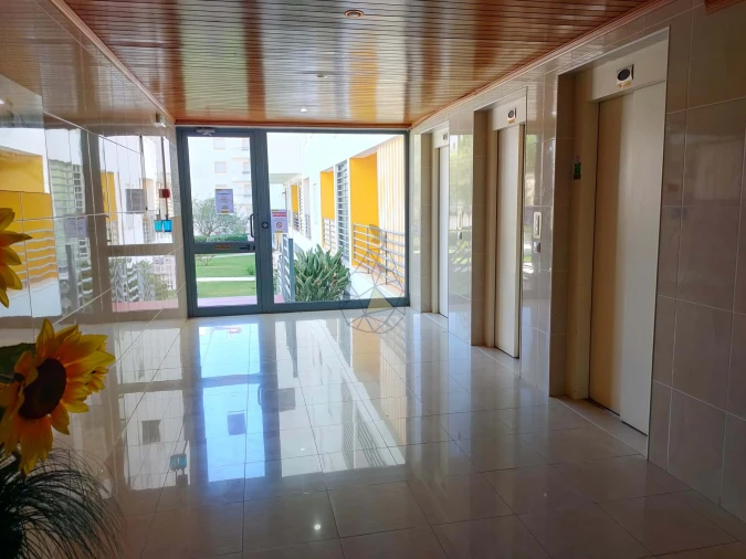 Apartamento T2 para Arrendamento em Armação de Pera Foto 26