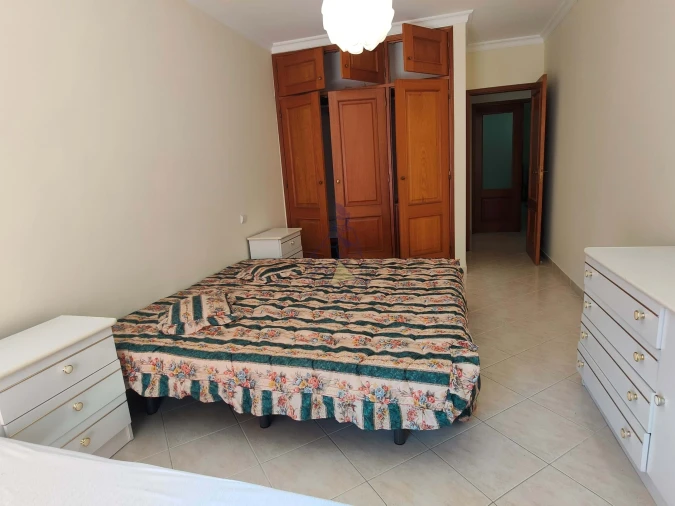 Apartamento T2 para Arrendamento em Armação de Pera Foto 22