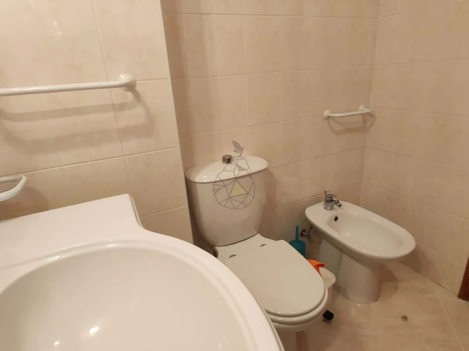 Apartamento T2 para Arrendamento em Armação de Pera Foto 24