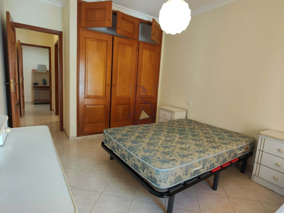 Apartamento T2 para Arrendamento em Armação de Pera Foto 19
