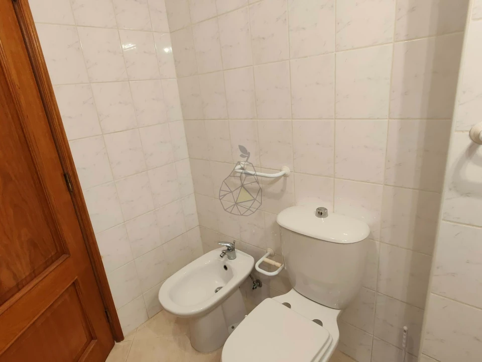 Apartamento T2 para Arrendamento em Armação de Pera Foto 18