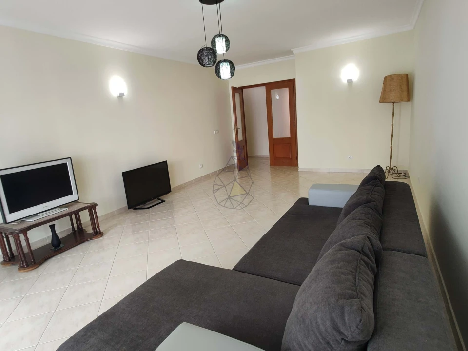 Apartamento T2 para Arrendamento em Armação de Pera Foto 6