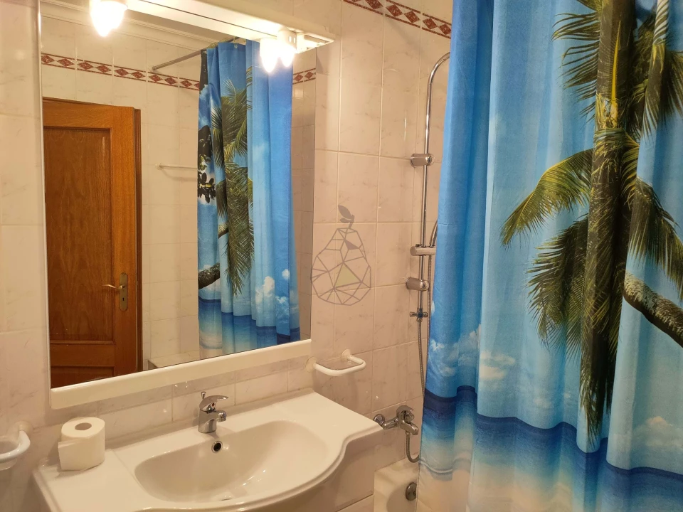 Apartamento T2 para Arrendamento em Armação de Pera Foto 17