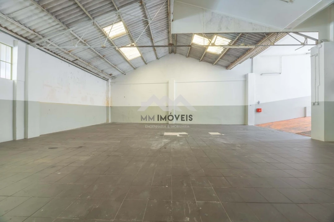 Armazém para Venda em Rio Tinto Foto 4