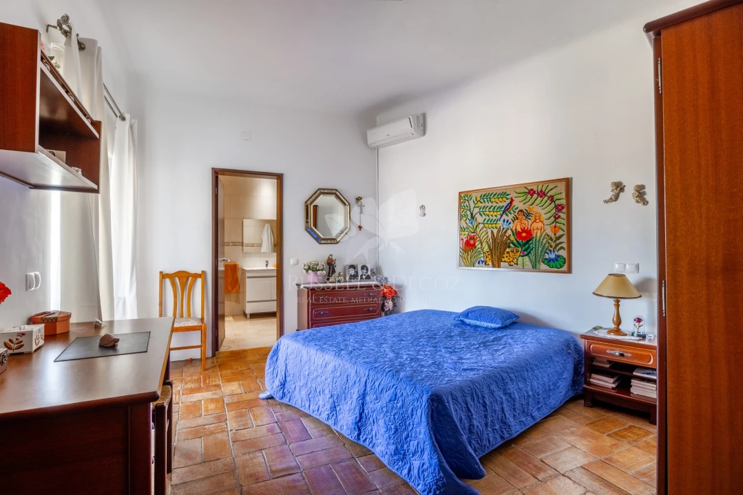 Moradia T4 para Venda em Olhão Foto 11