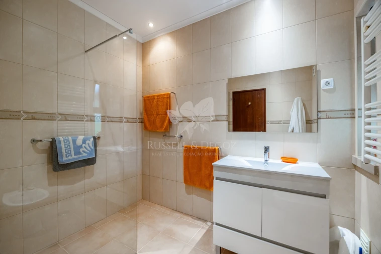 Moradia T4 para Venda em Olhão Foto 13