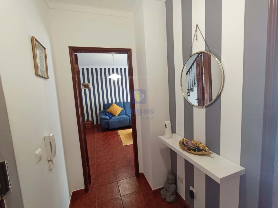 Apartamento T1 para Arrendamento em Gaeiras Foto 8