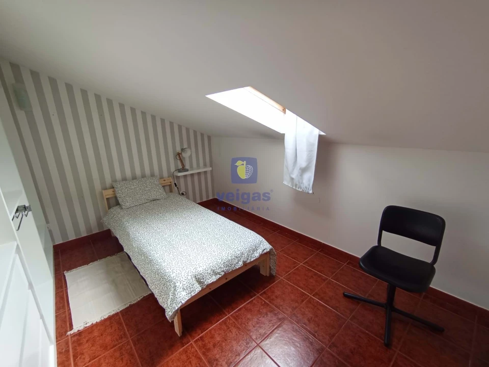 Apartamento T1 para Arrendamento em Gaeiras Foto 2