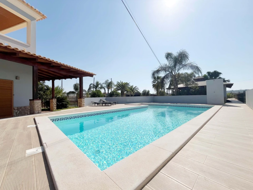 Moradia T4 para Venda em São Silvestre Foto 3