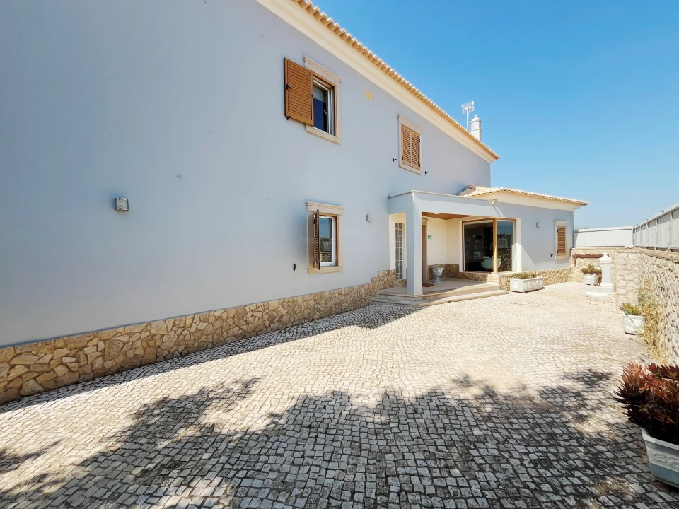 Moradia T4 para Venda em São Silvestre Foto 4