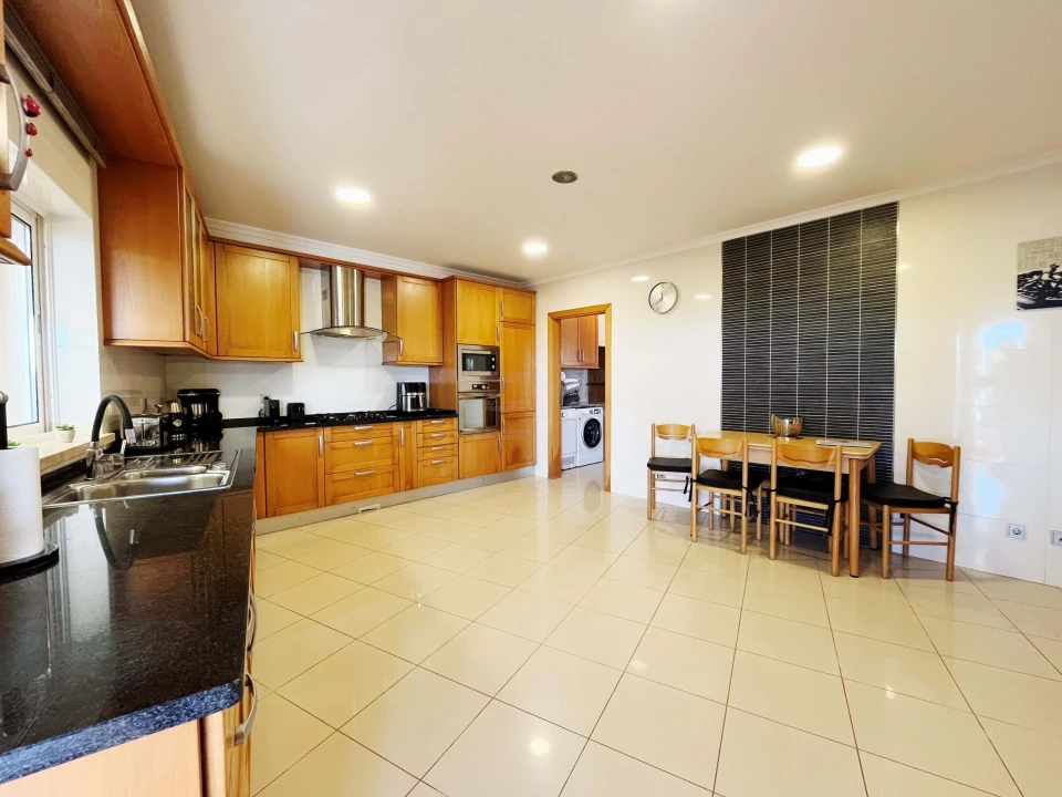 Moradia T4 para Venda em São Silvestre Foto 11